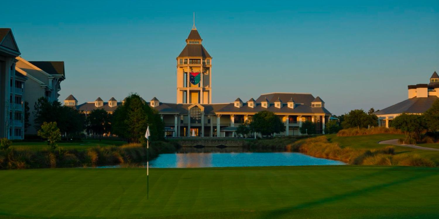 The 18th Green at Dusk